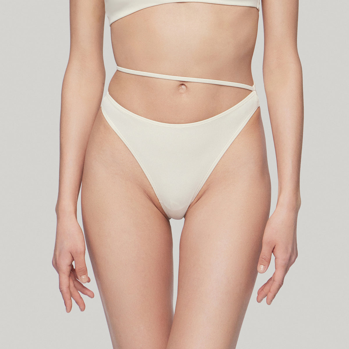 String Eco Mid-rise Thong,Sand