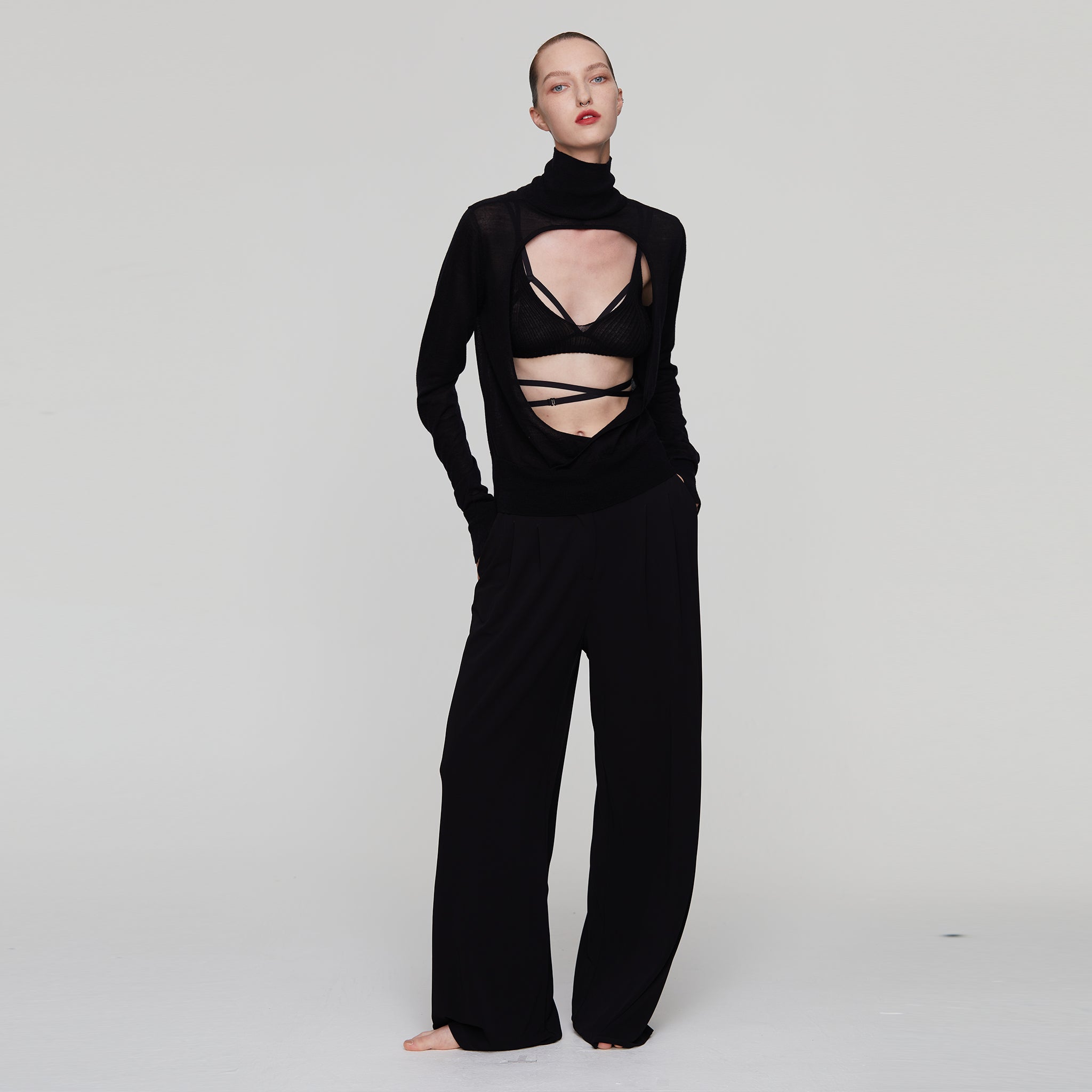Turtleneck Backless Sweater,Black