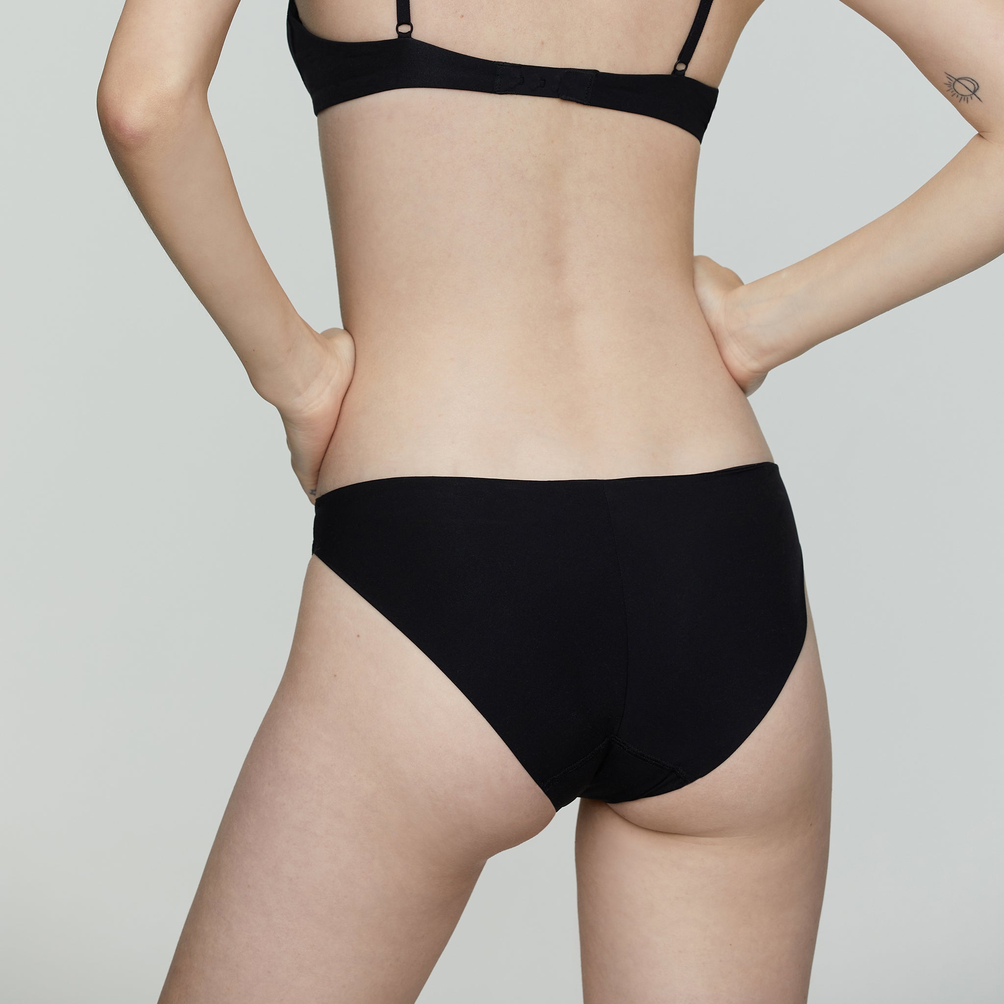 Soft Stretch Low-waist Briefs,Black