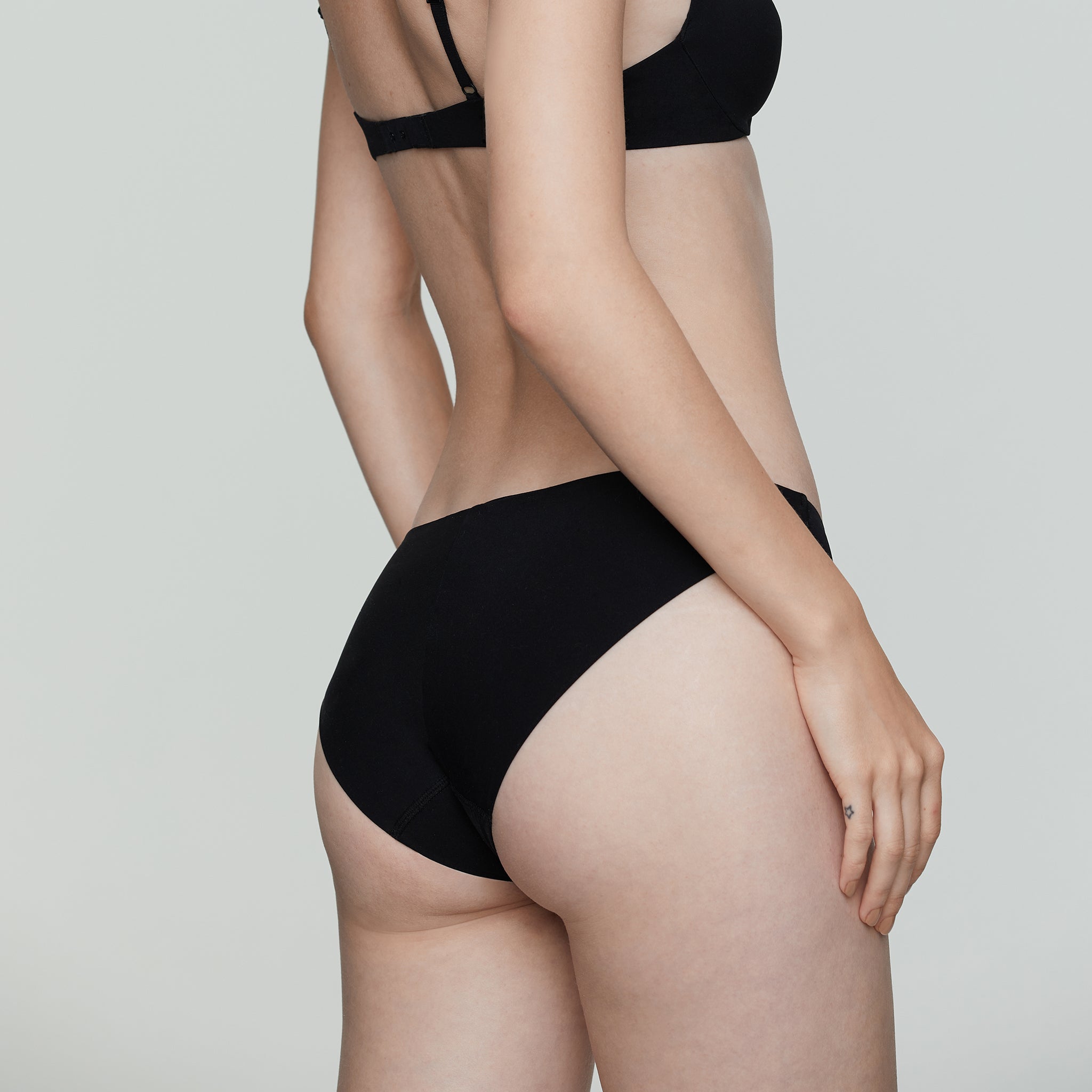 Soft Stretch Low-waist Briefs,Black