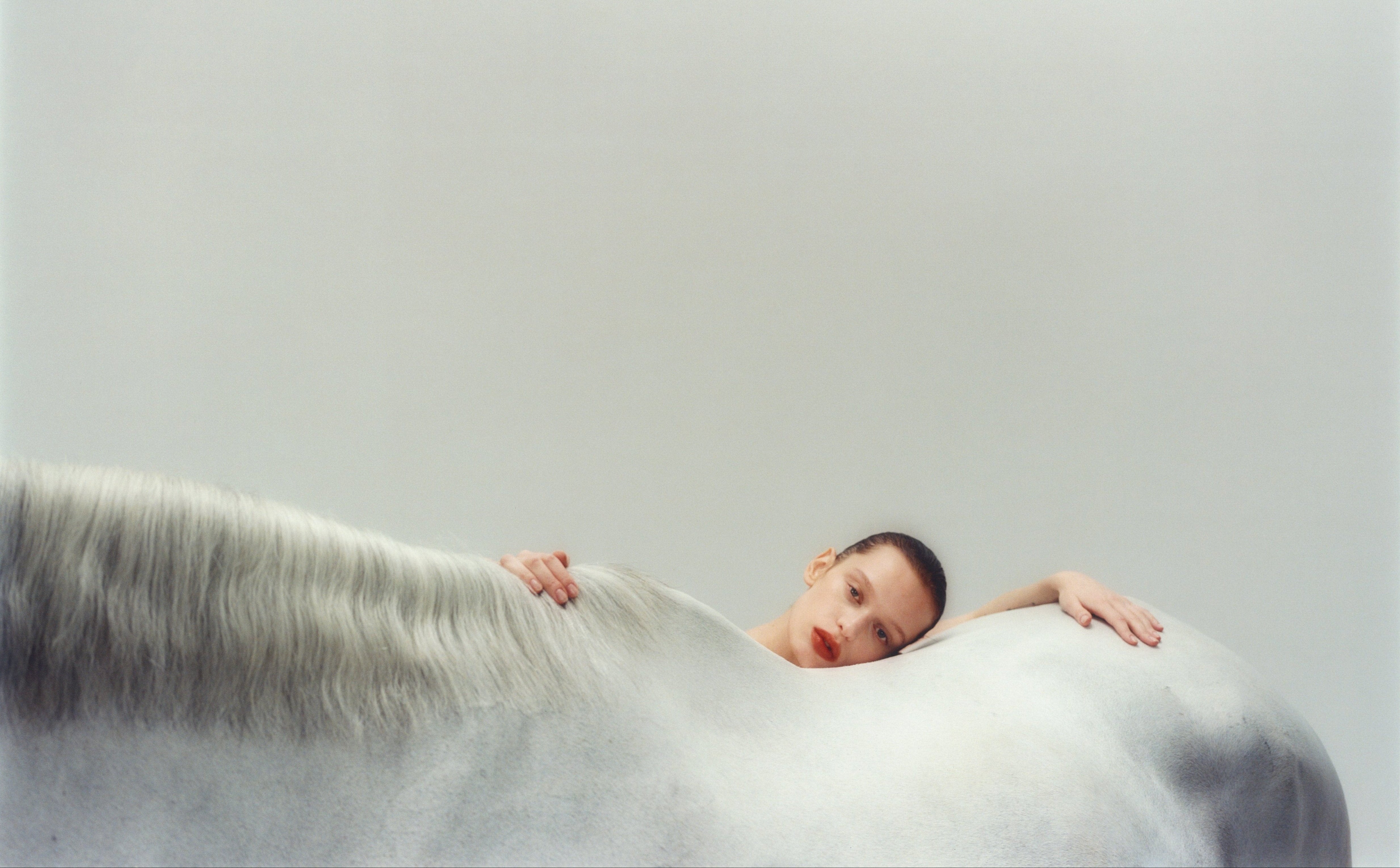 26SS The Feminine Nomad